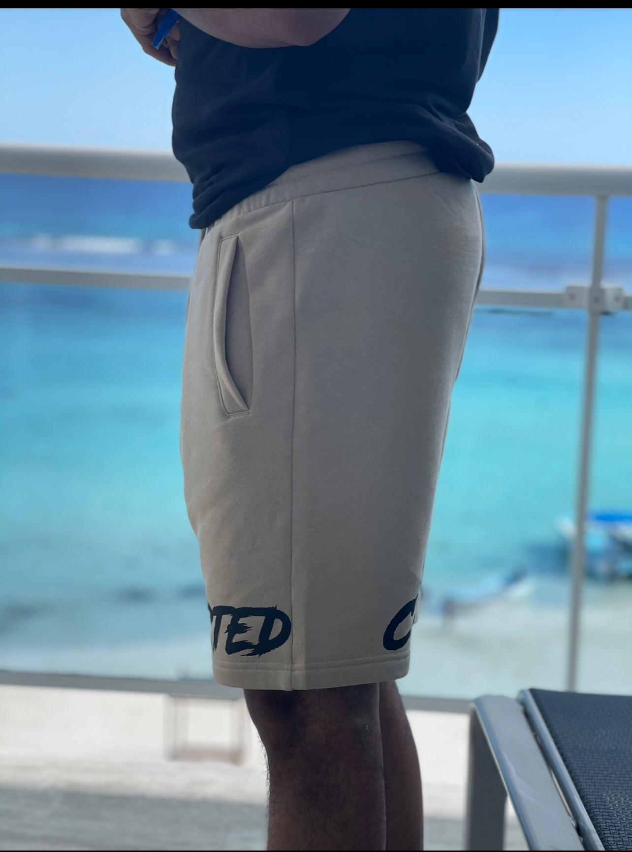 BEIGE - MEN SWEATSHORTS